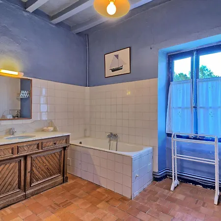 Langevine By Interhome